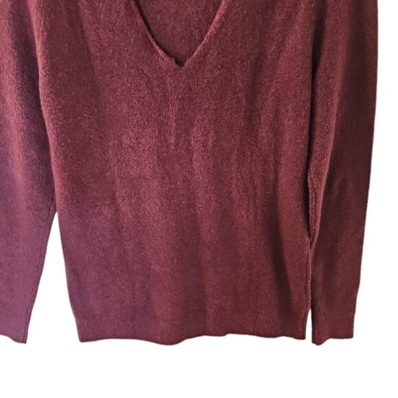Ann Taylor LOFT Outlet Red Wine Sweater‎ M Medium V Back Soft - Picture 11 of 11